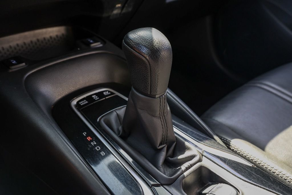 Used 2022  Toyota LE image 31