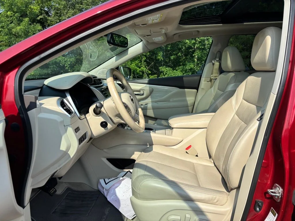 Used 2015 Red Nissan Platinum image 2