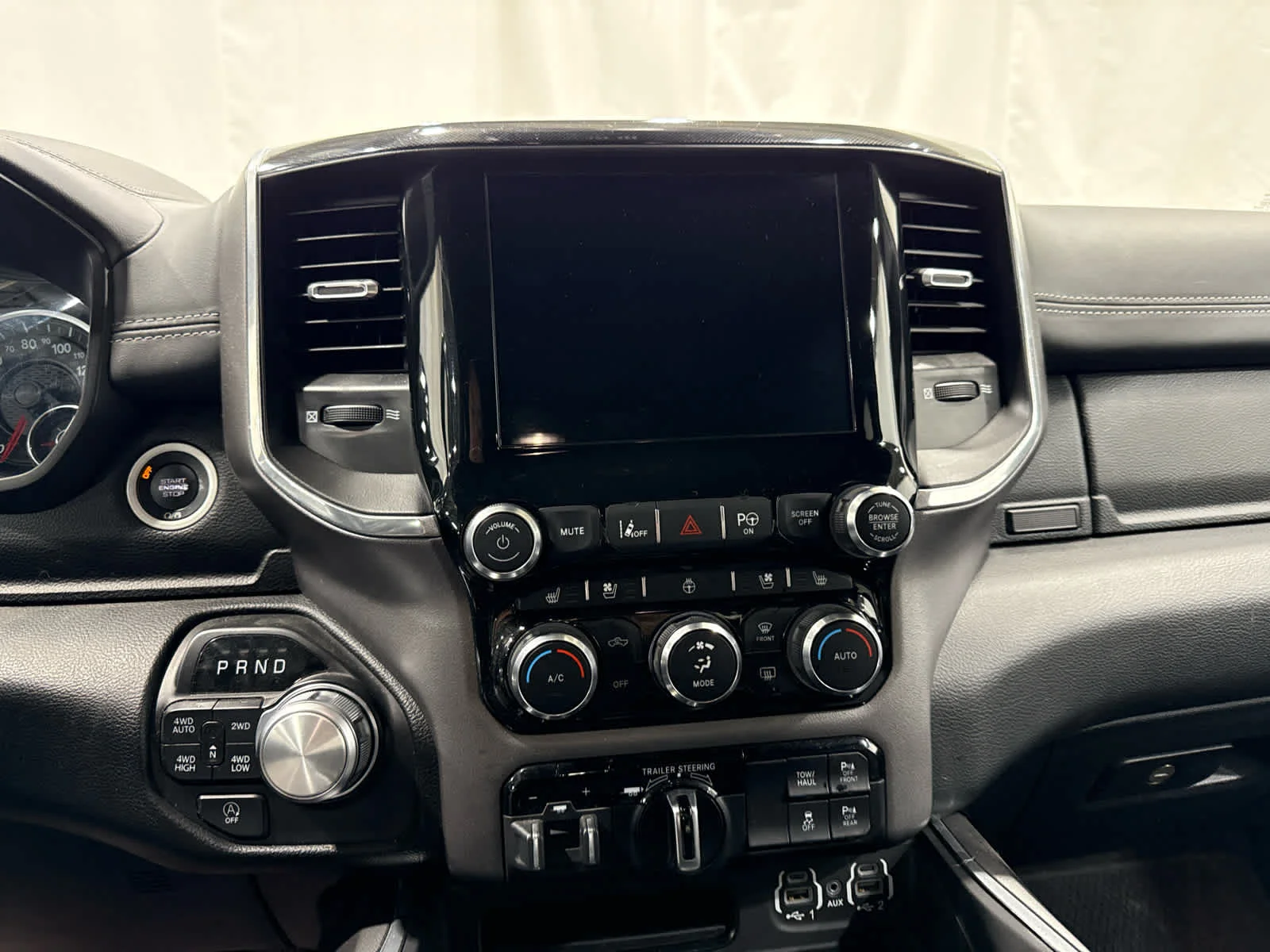 Used 2021 Gray/gray Ram Laramie image 17
