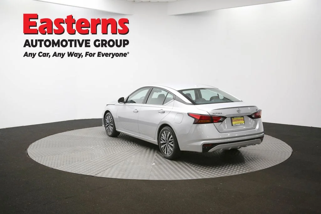 Used 2023 Silver Nissan 2.5 SV image 64