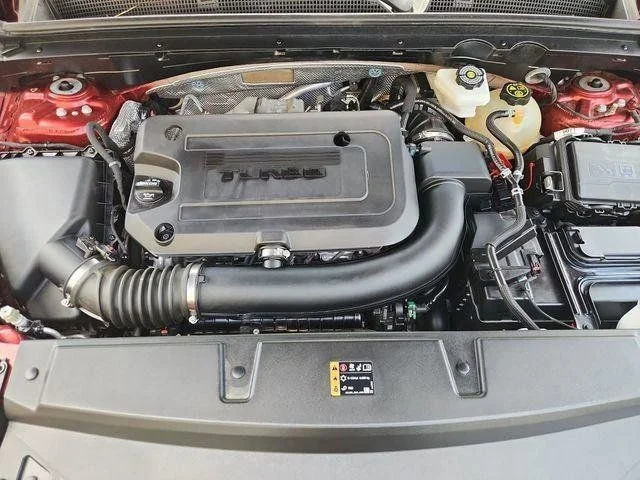 Used 2023 Red Buick Essence image 28