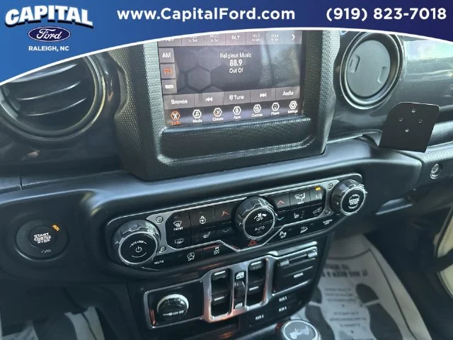 Used 2020 White Jeep Unlimited Sport Altitude image 26