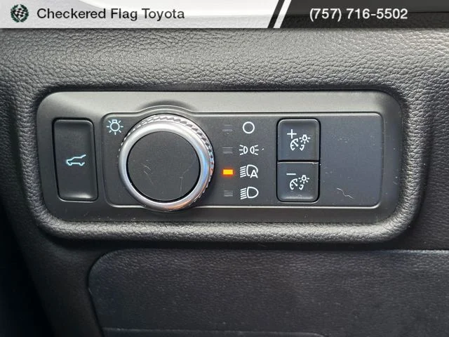 Used 2021 Rapid Red Metallic Tinted Clearcoat Ford XLT image 23