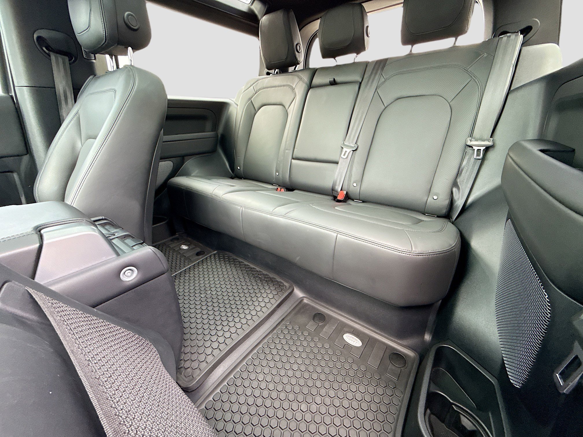 Used 2023 Carpathian Gray Premium Metallic Land Rover Carpathian Edition image 20