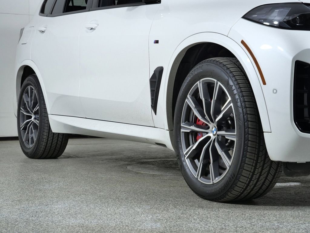 2026 BMW X5 M60i - Photo 6