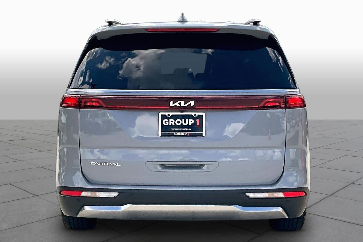 Used 2024 Ceramic Silver Kia SX image 5