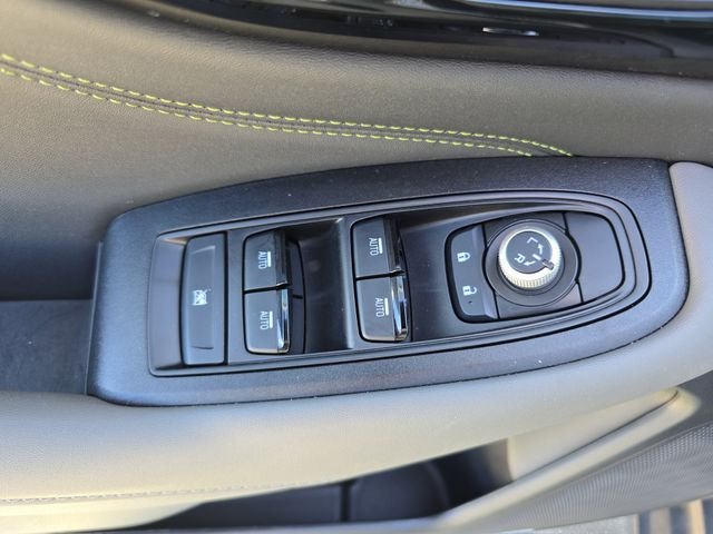 Used 2025 Silver Subaru Onyx Edition image 31