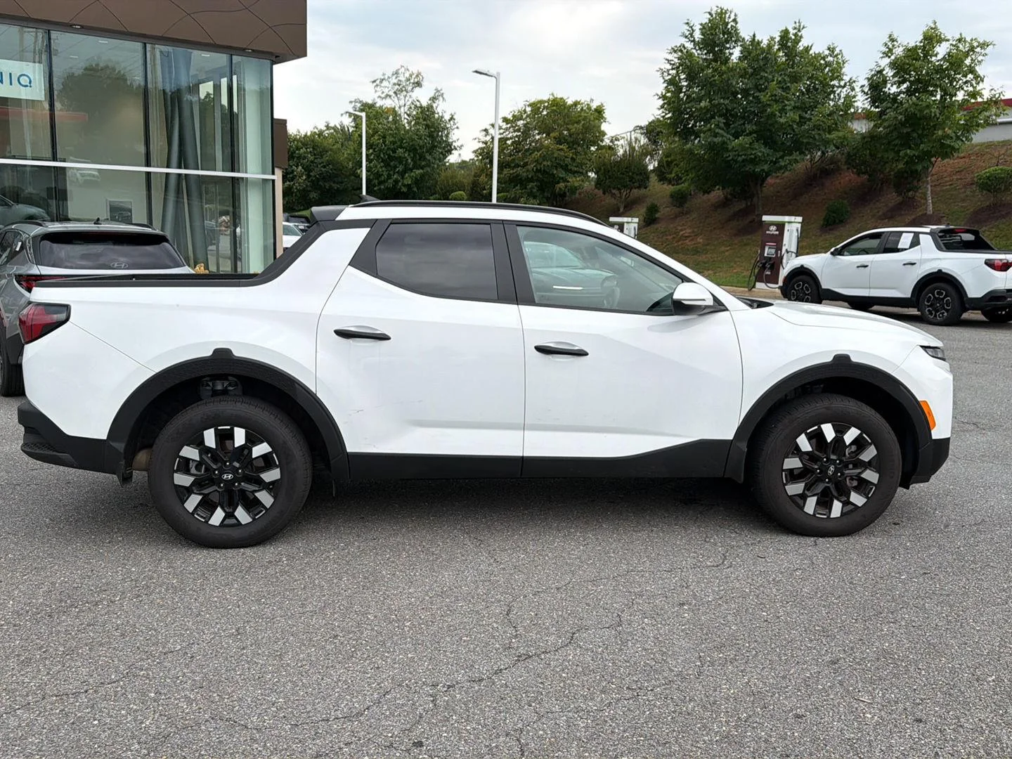 Used 2026 Atlas White Hyundai SEL image 10