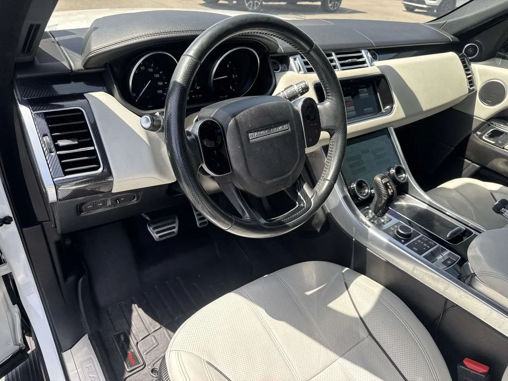 Used 2016 White Land Rover HSE Td6 image 18