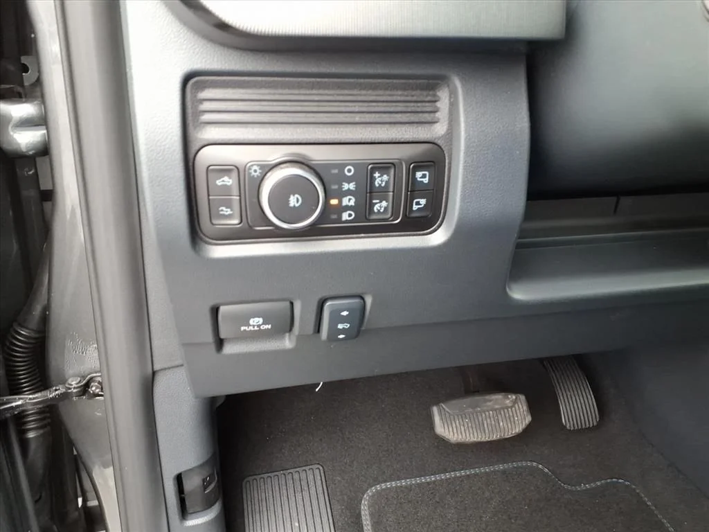 New 2026 Carbonized Gray Metallic Ford F-250® Platinum® image 18
