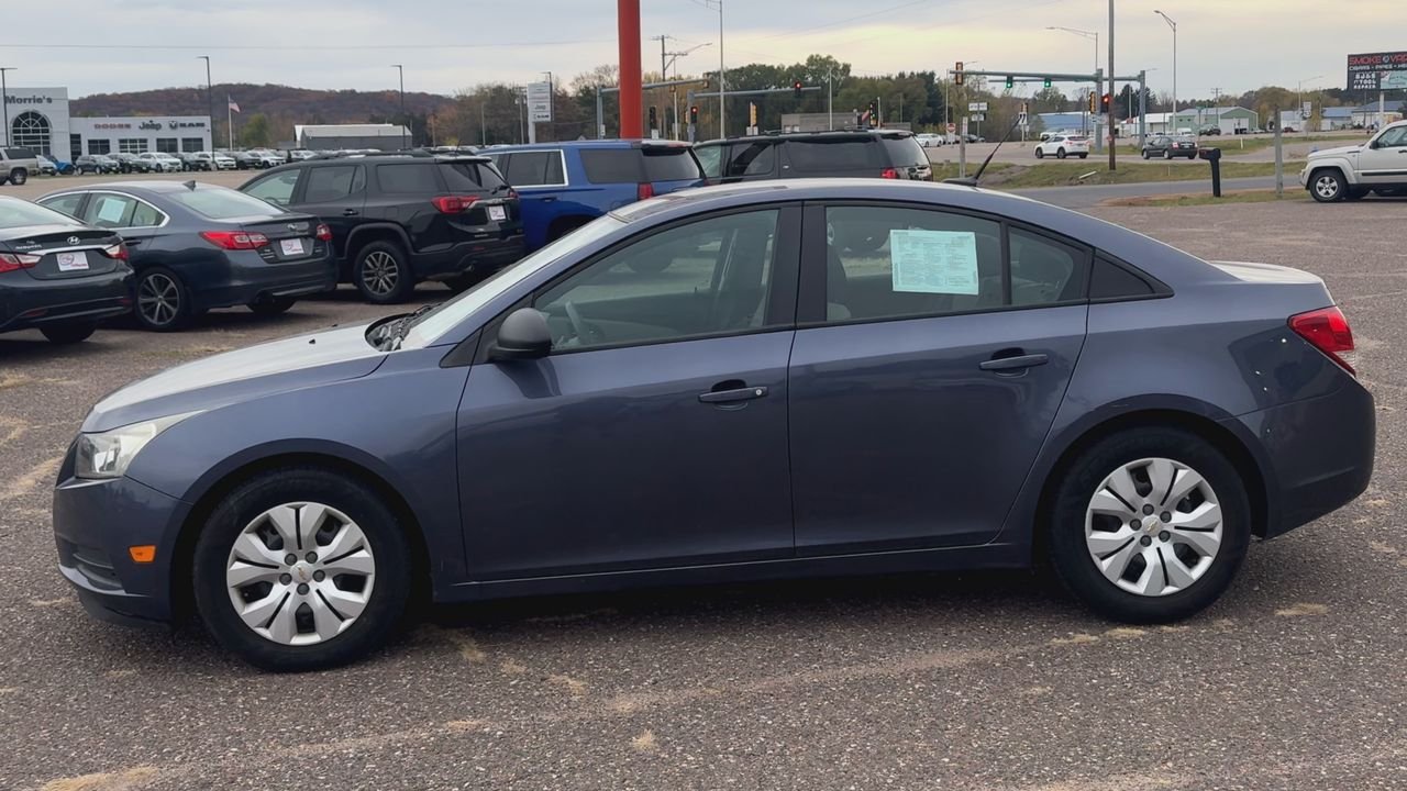 2013 Chevrolet Cruze LS photo 4