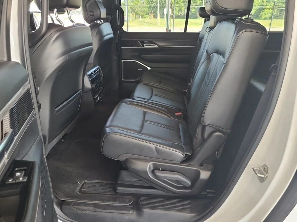 Used 2023 White Jeep Series II image 10