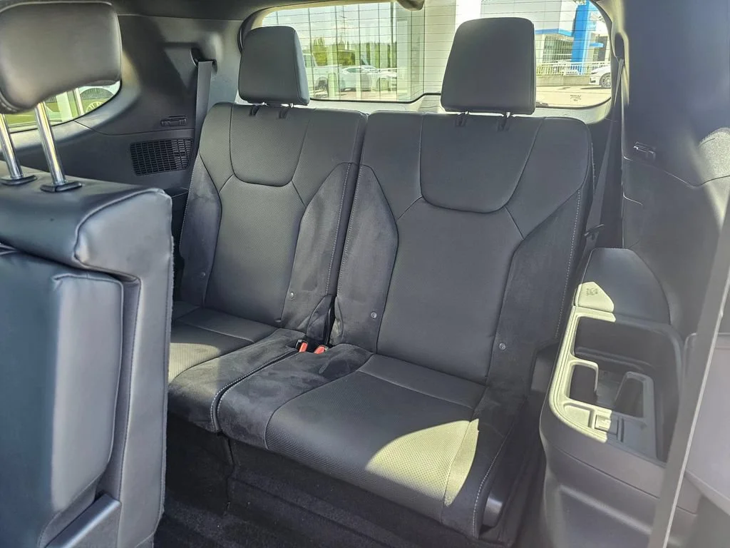 Used 2024  Lexus TX 350 image 18