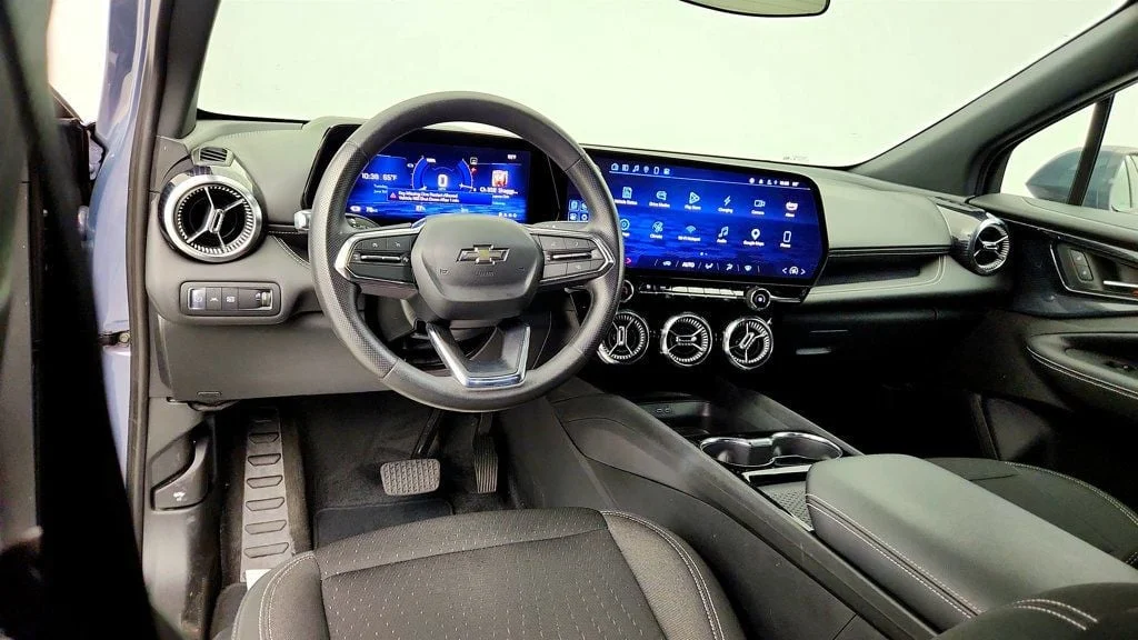 Used 2025 Galaxy Gray Metallic Chevrolet FWD 4dr LT Midnight/Sport Edition image 12