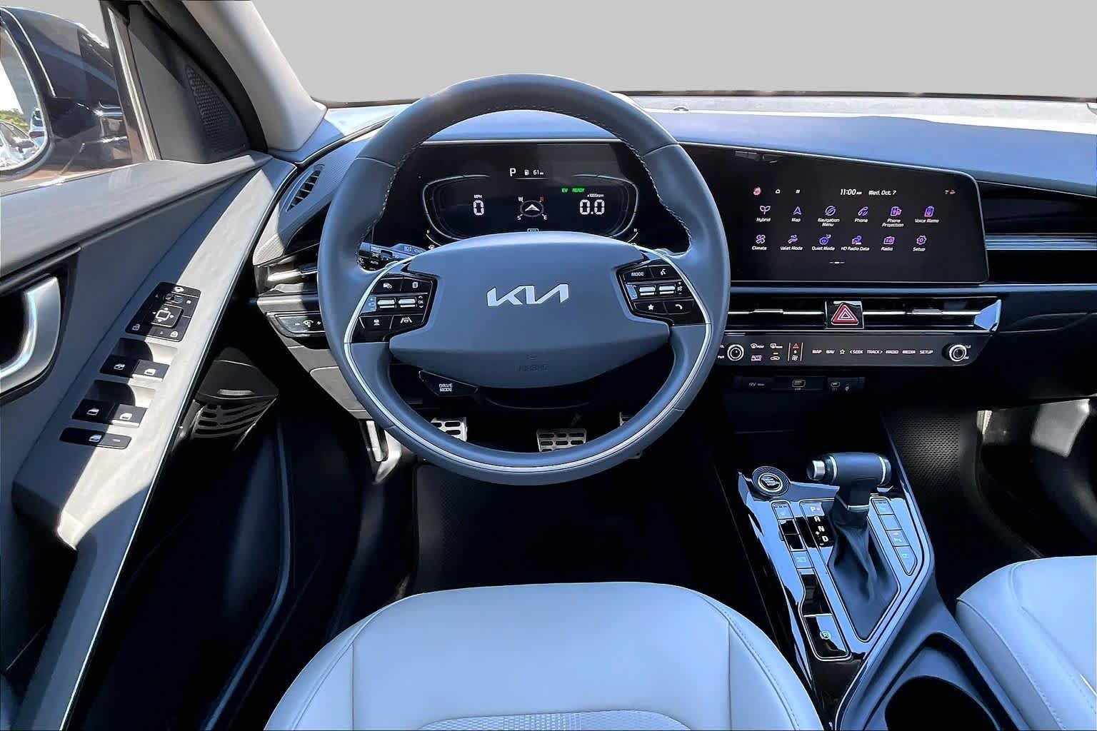 Used 2024 Graphite Gray Kia EX Touring image 6