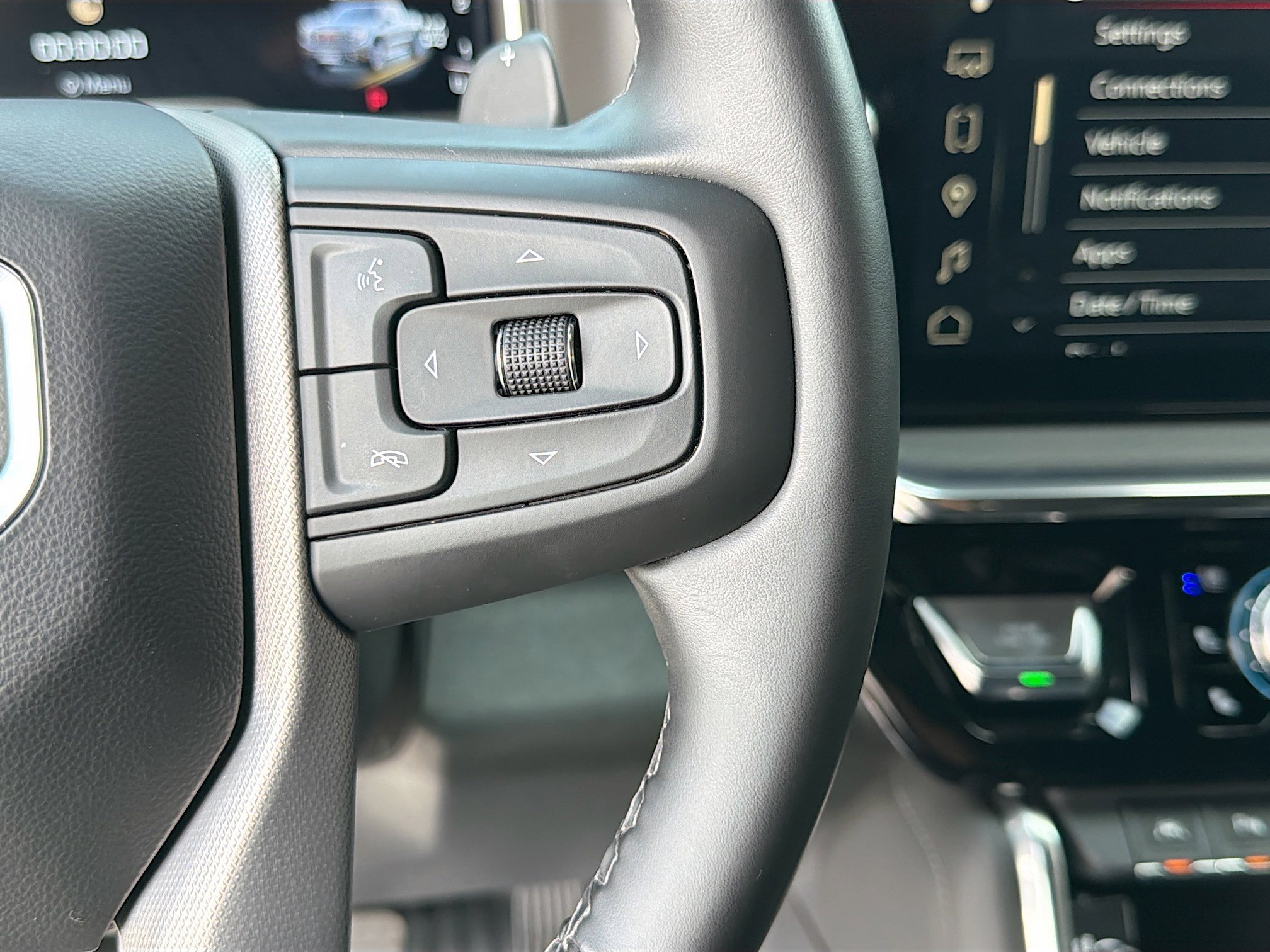 Used 2025 White Frost Tricoat GMC Denali image 37