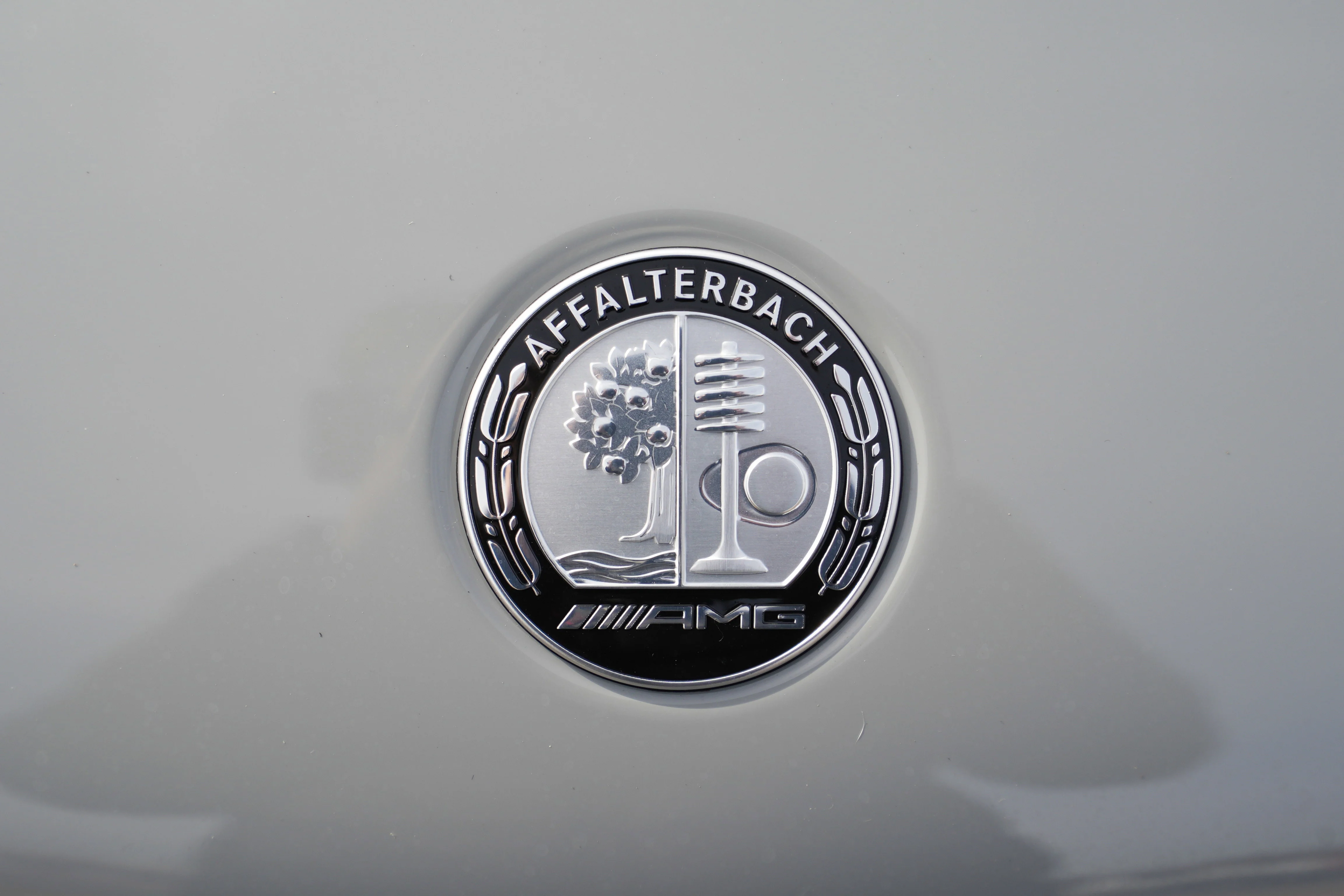 New 2026 MANUFAKTUR Alpine Grey Mercedes-Benz AMG® GLE 63 S image 14