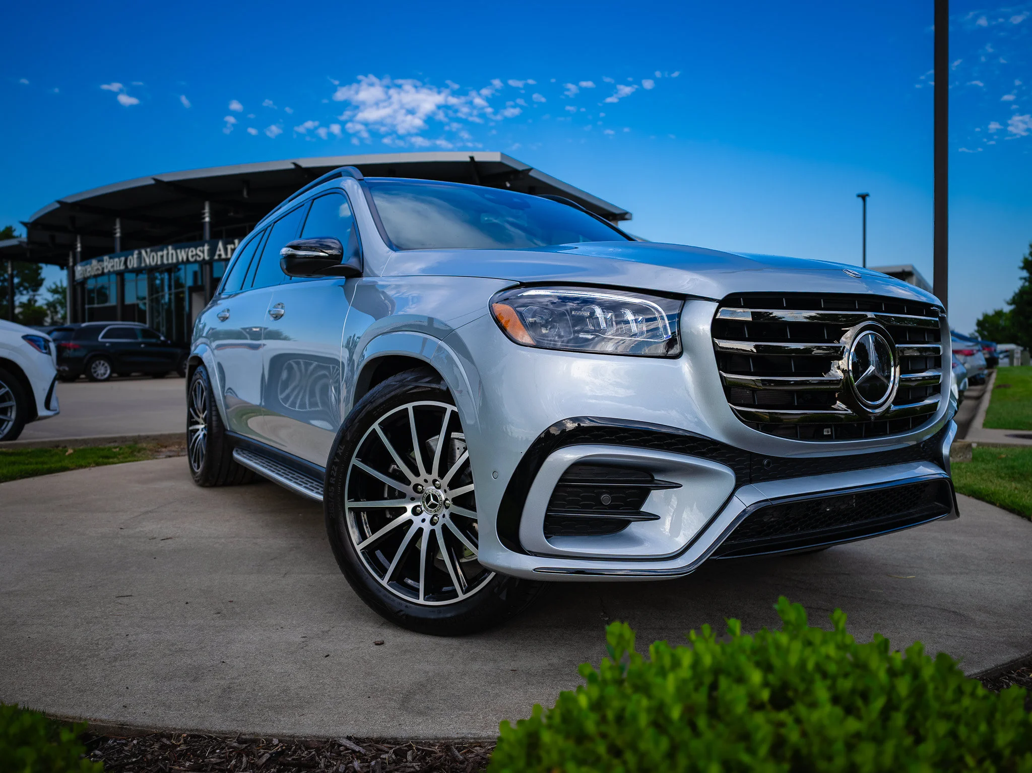 Certified Used 2025 Cirrus Silver Metallic Mercedes-Benz GLS 450 image 2