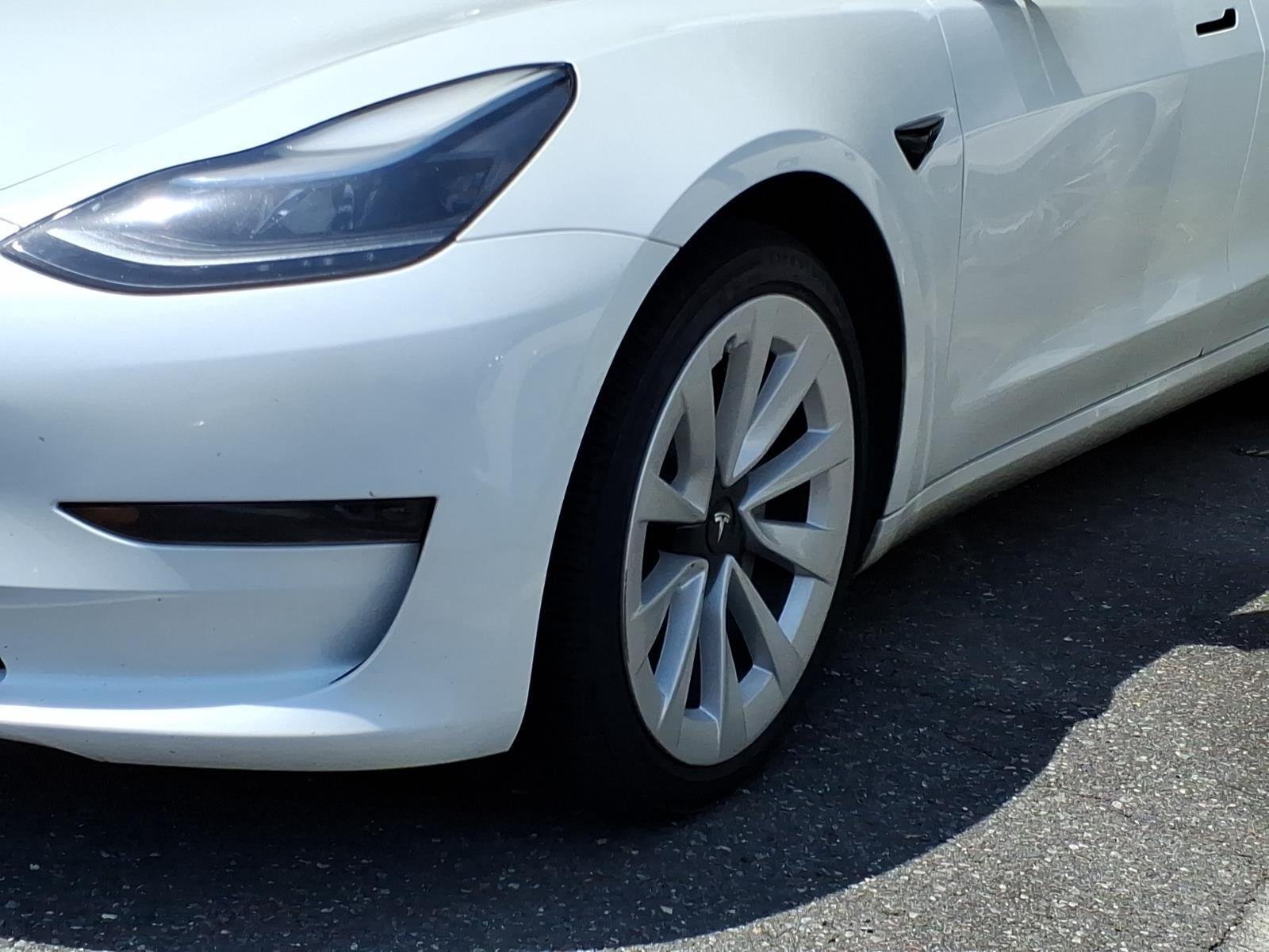 Used 2023  Tesla  image 3