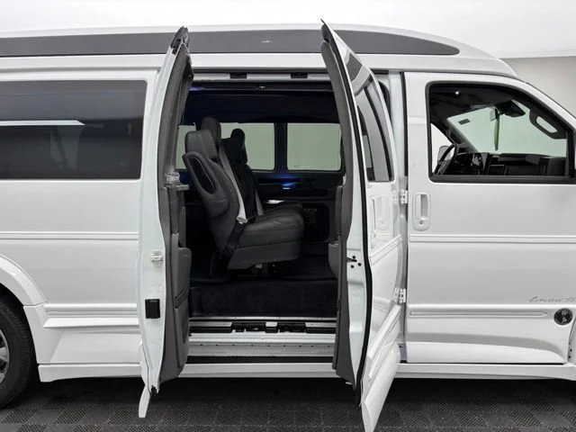 2026 GMC Savana Cargo Work Van - Photo 7