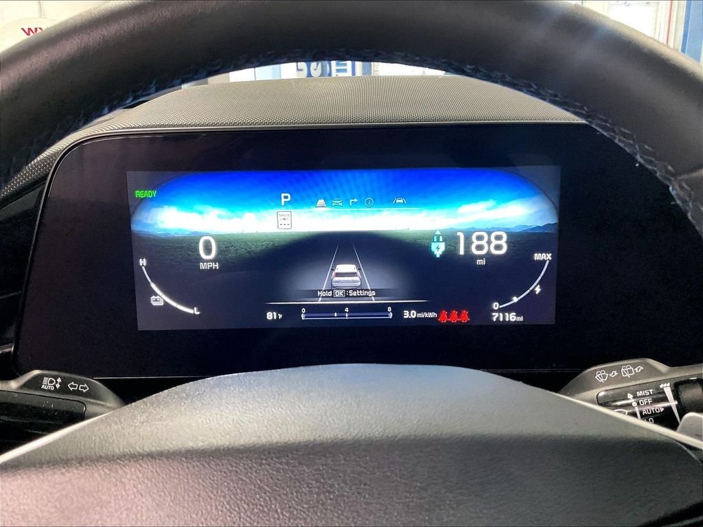 Used 2025 Black Kia Wind image 25