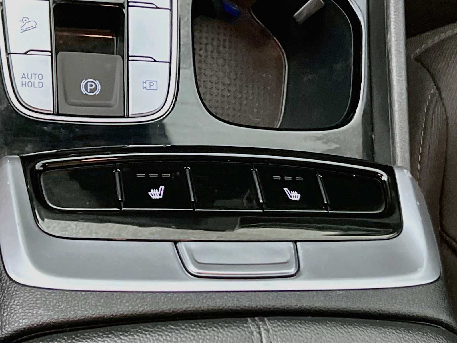 Used 2024 Dark Gray Metallic Hyundai SEL image 20