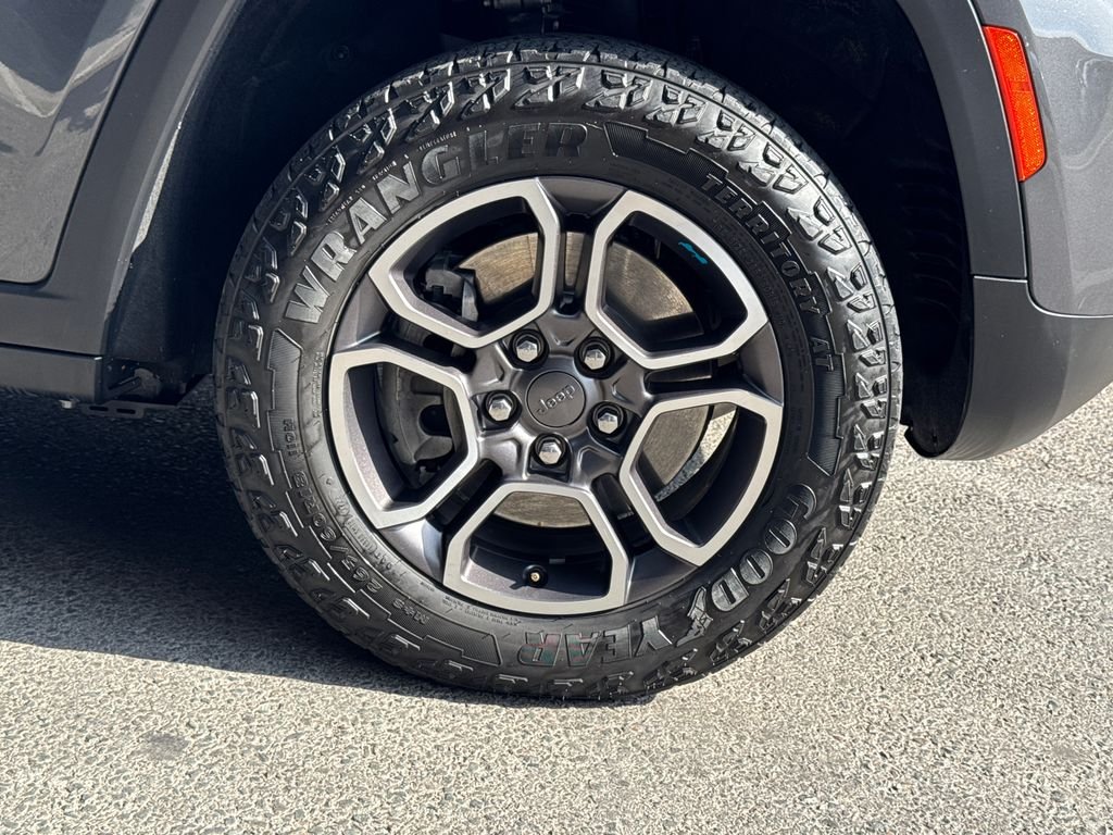 Used 2022 Gray Jeep Trailhawk 4xe image 7