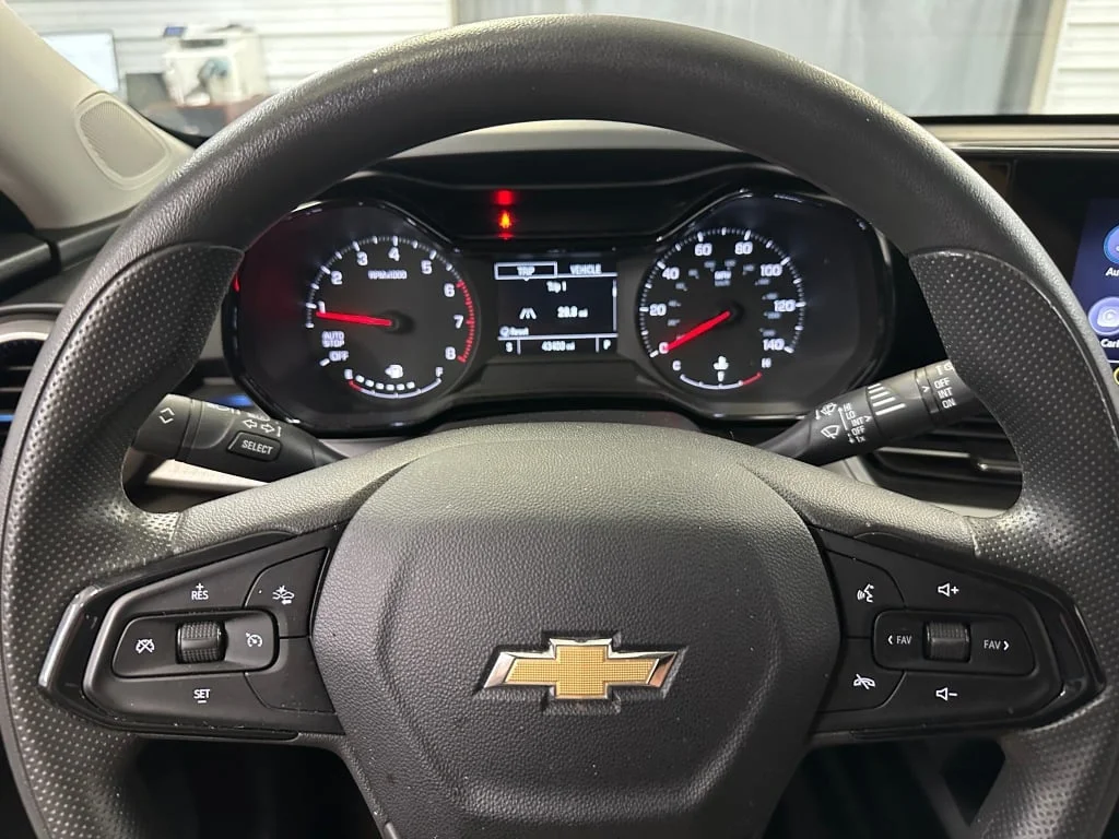 2024 Chevrolet Trax LS - Photo 8