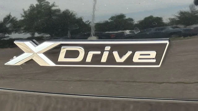 Used 2025 Black Sapphire Metallic BMW 760i xDrive image 65