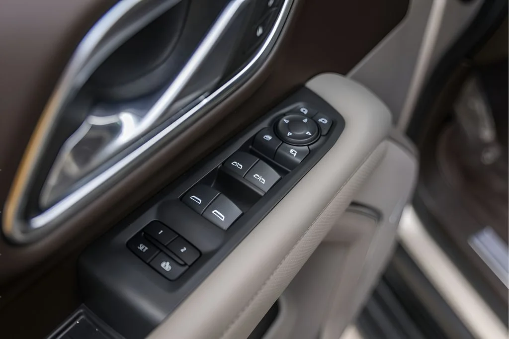 Used 2023 Beige GMC SLT image 26