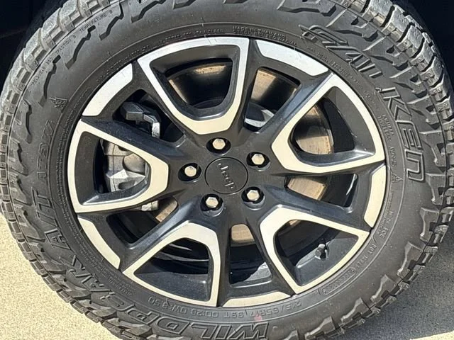 Used 2024 White Jeep Trailhawk 4x4 image 10