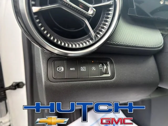 New 2027 Summit White Chevrolet LT image 23