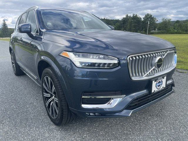 Used 2024 Blue Volvo Core Bright Theme image 3
