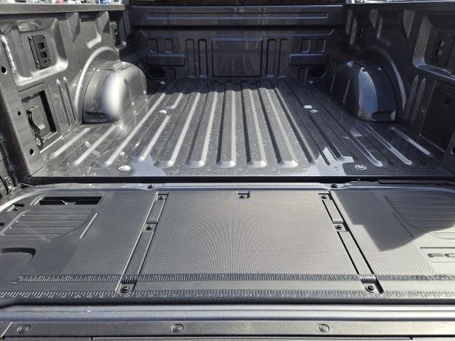 New 2026 Carbonized Gray Metallic Ford XLT image 40