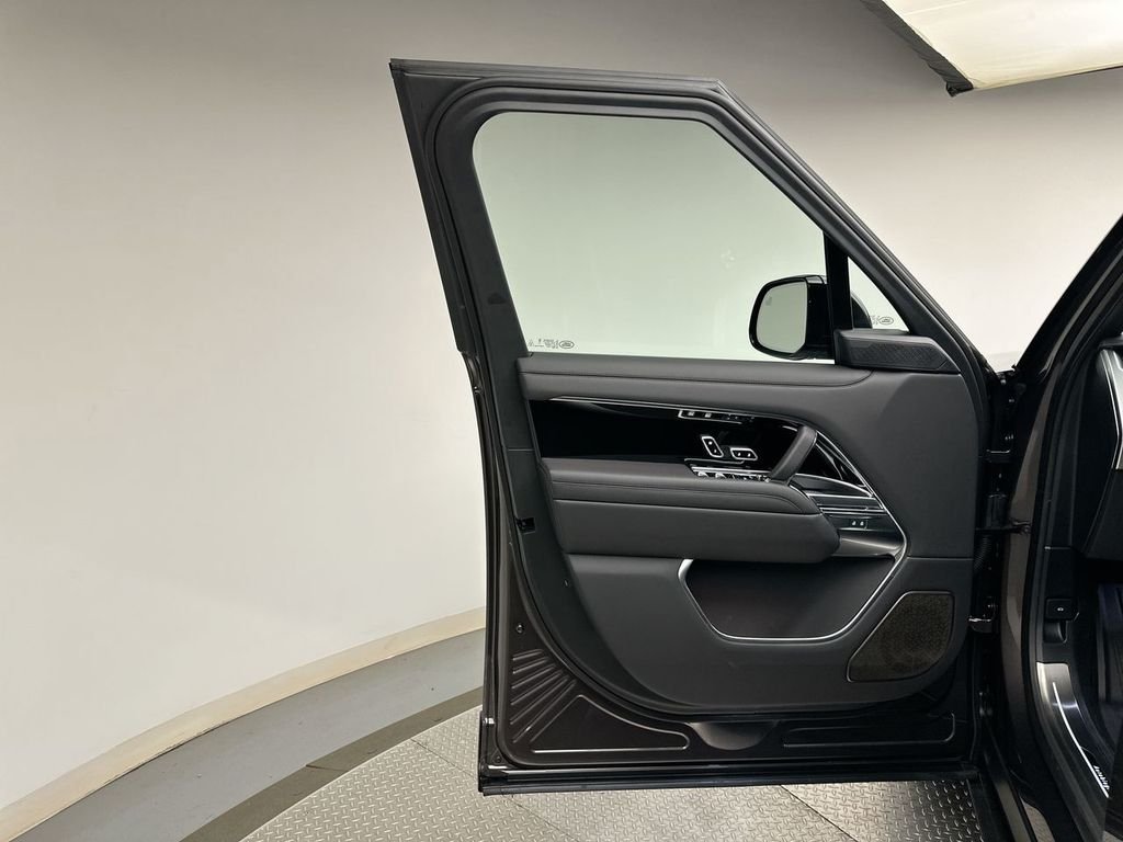 New 2026 Charente Grey LAND ROVER Autobiography image 17