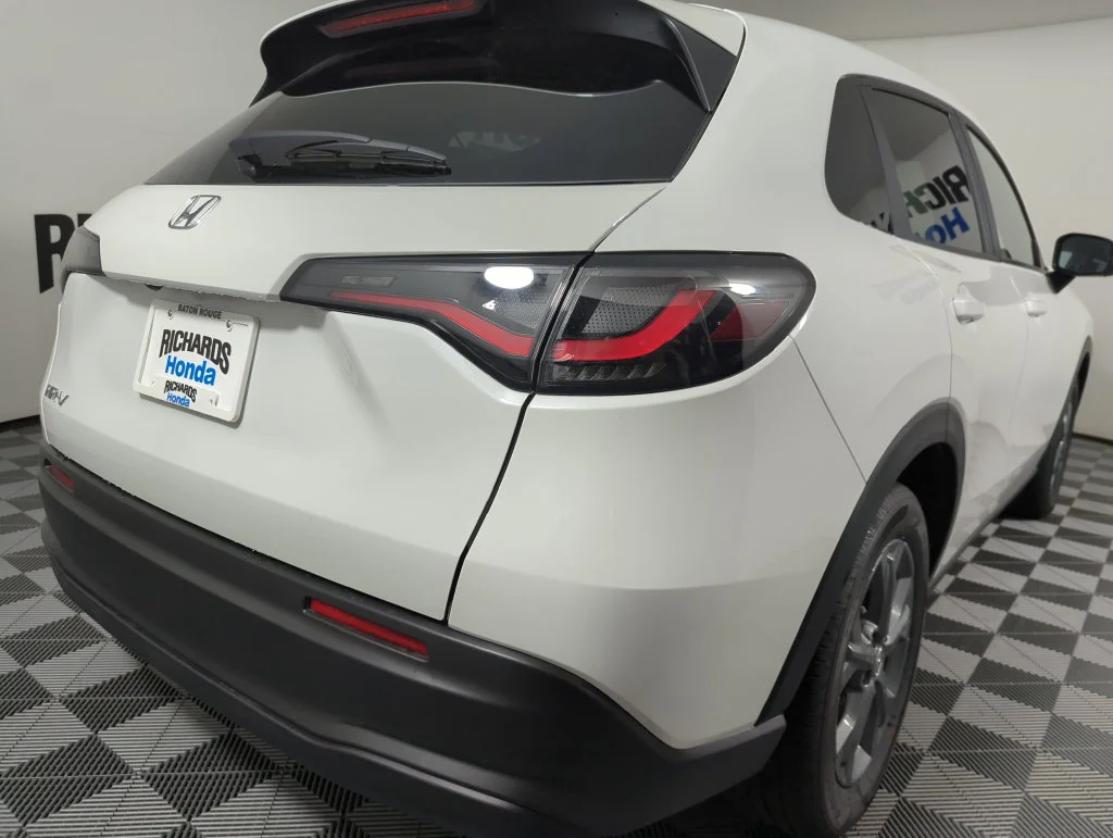 New 2027 Platinum White Pearl Honda LX image 5