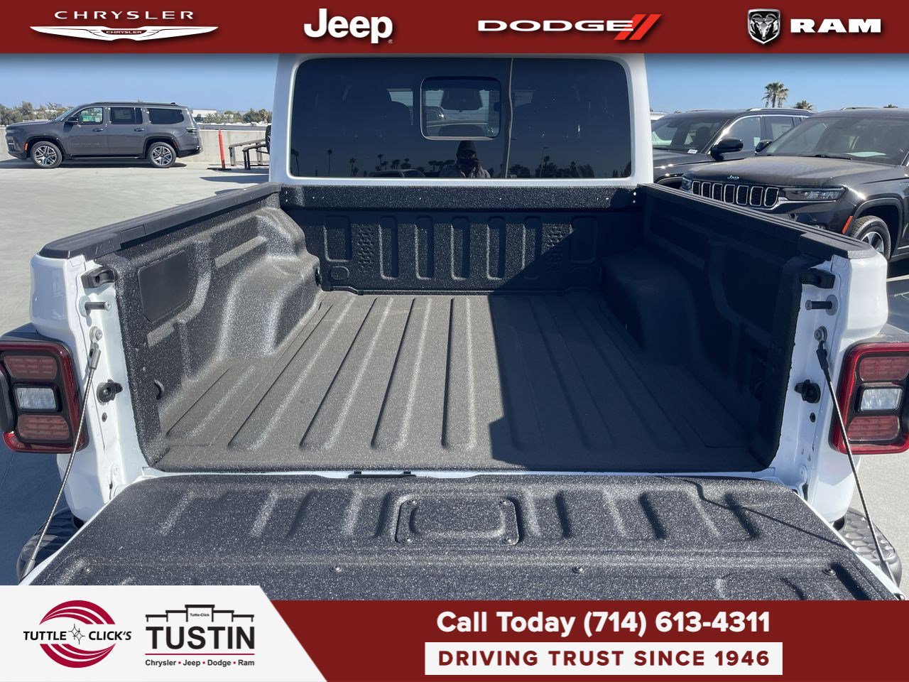 New 2026 Bright White Clearcoat Jeep Mojave image 27
