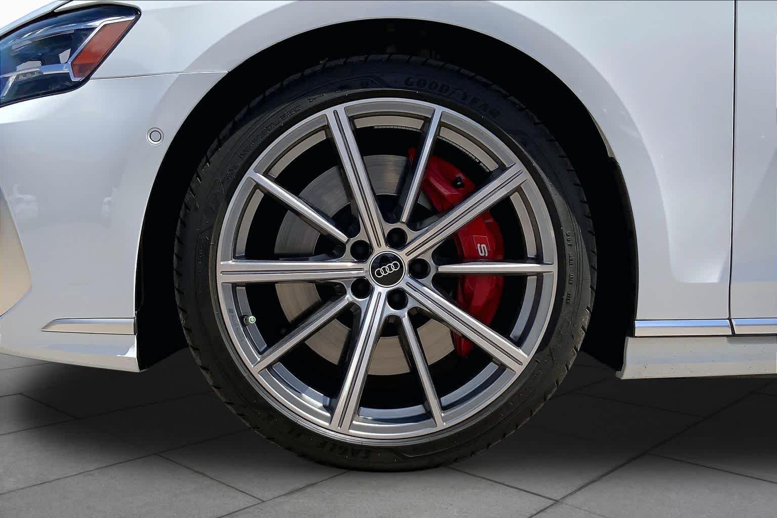 Used 2025 Glacier White Metallic Audi  image 11