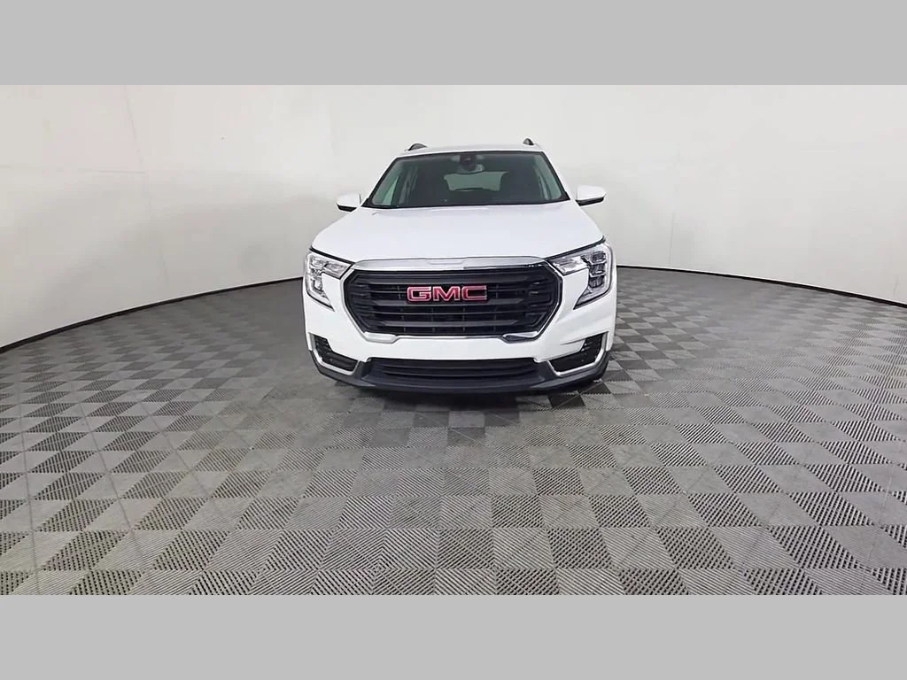 Used 2022 Summit White GMC SLE image 52