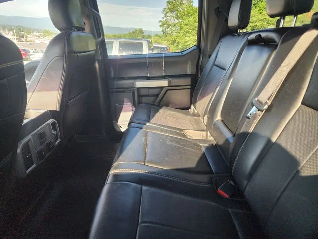 Used 2020  Ford Lariat image 9
