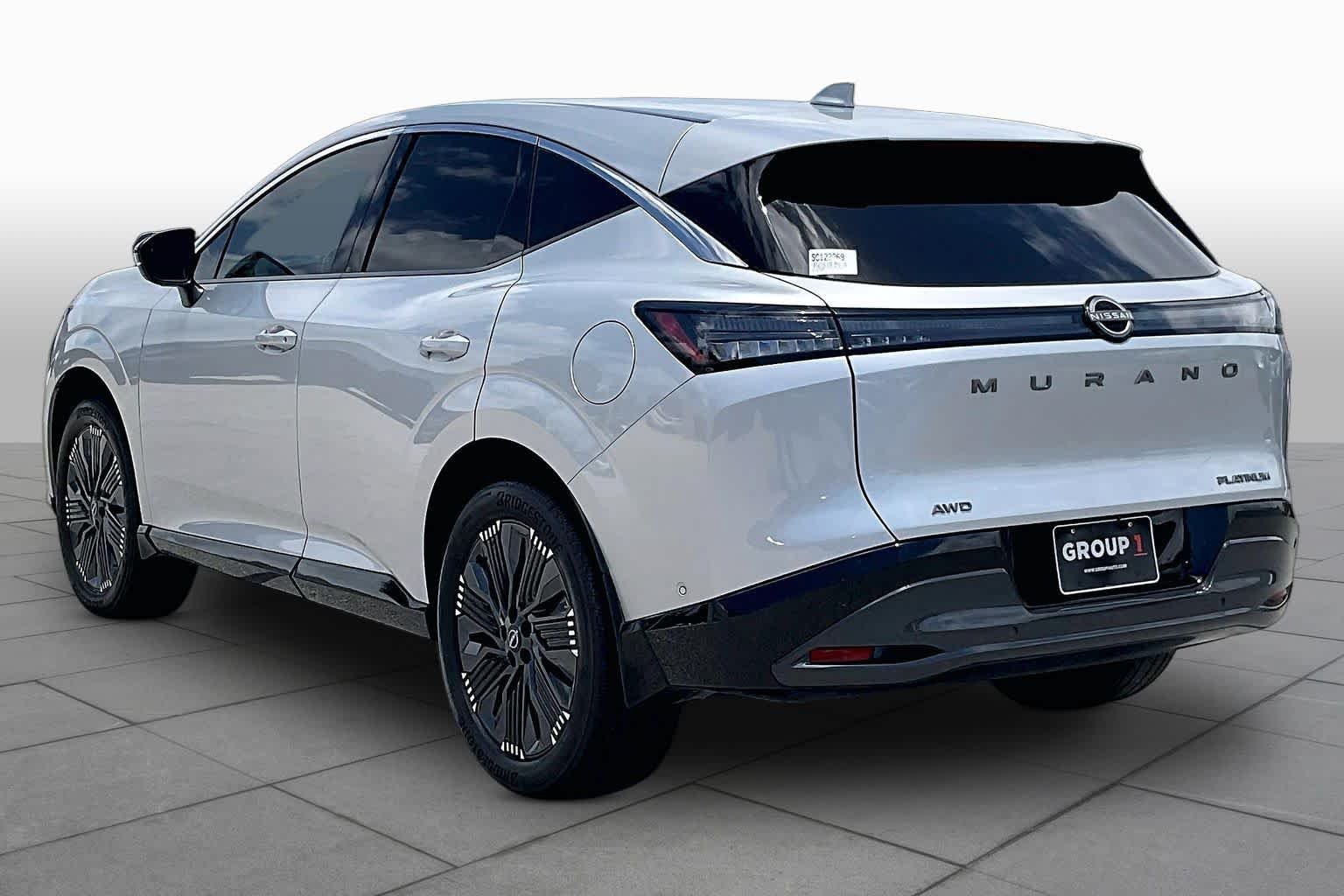 Used 2025 Silver Nissan Platinum image 12