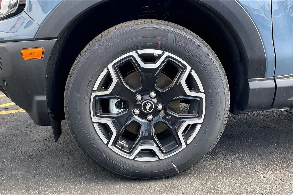 New 2025 Azure Gray Metallic Tri-Coat Ford Outer Banks® image 8