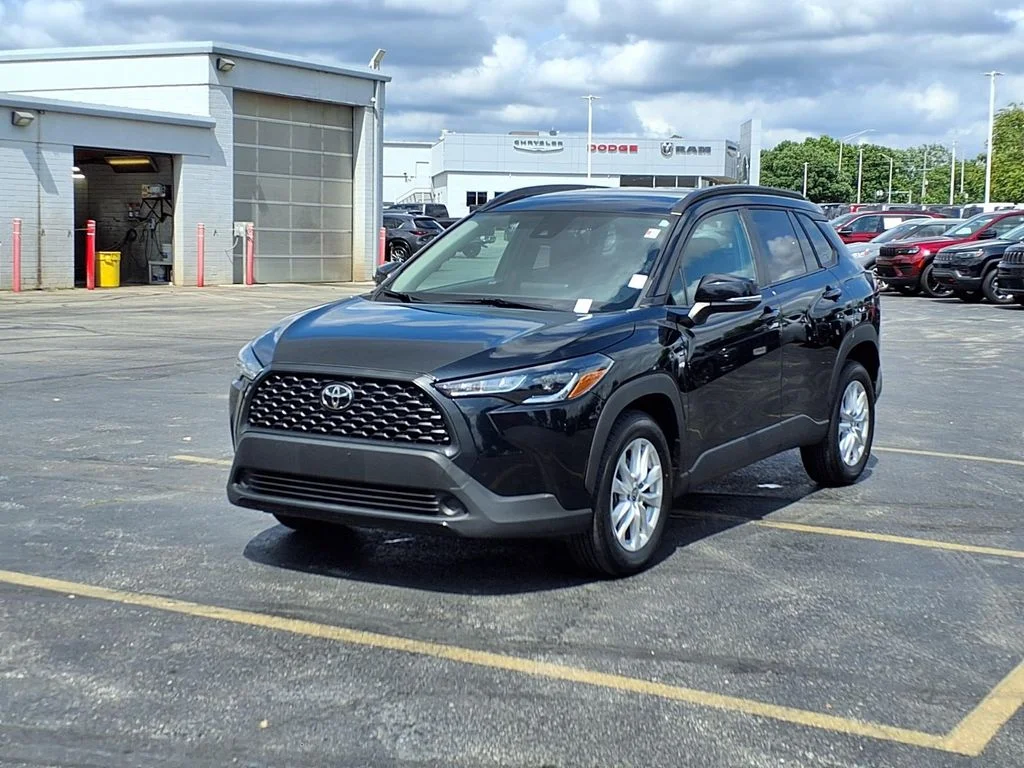 Used 2022 Toyota Corolla Cross LE with VIN 7MUCAAAG8NV016825 for sale in Kansas City