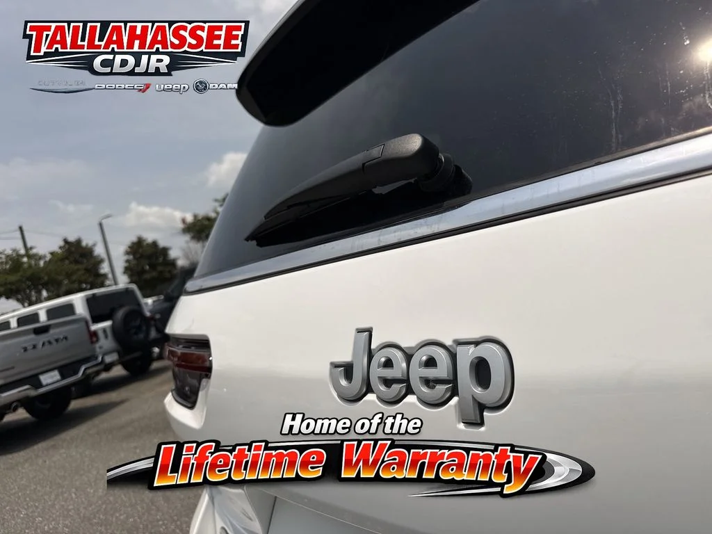 New 2026 Bright White Clear-Coat Exterior Paint Jeep  image 5