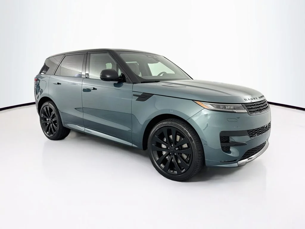 New 2026 Giola Green Land Rover Dynamic SE image 3