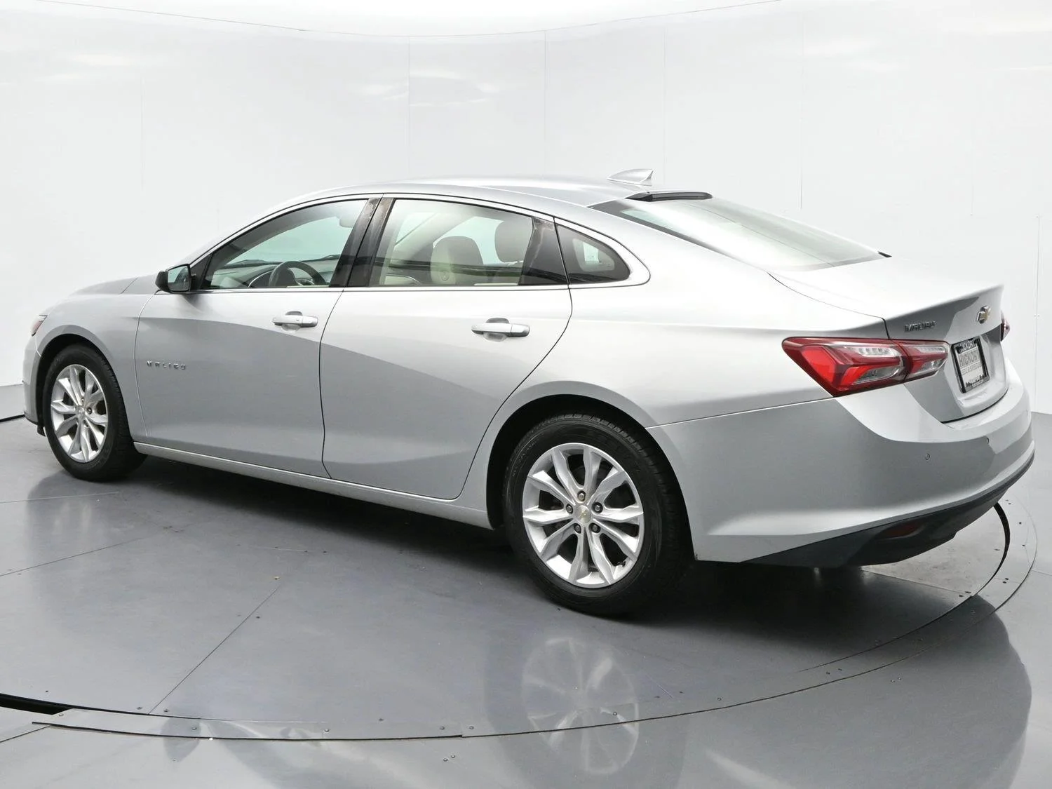 Used 2020 Silver Ice Metallic Chevrolet LT image 5