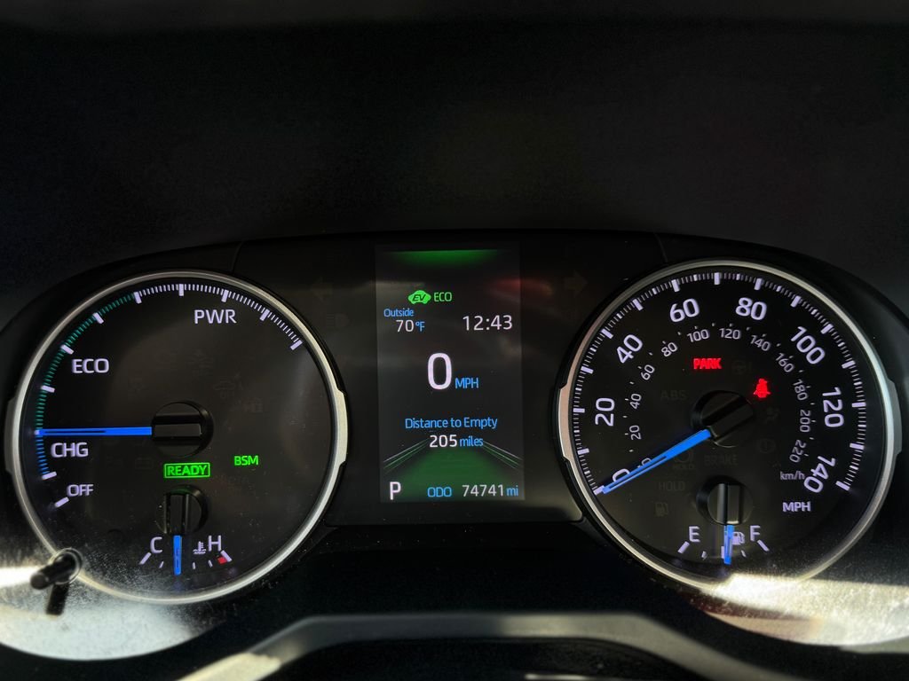 Used 2020 Magnetic Gray Metallic Toyota LE image 18