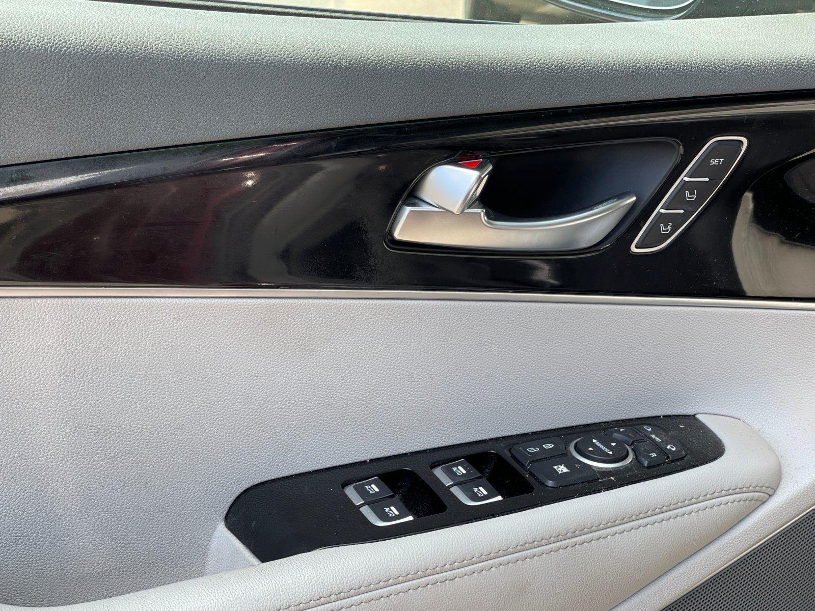 Used 2017 Sangria Kia SX V6 image 14