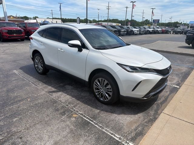 Used 2022 White Toyota XLE image 9