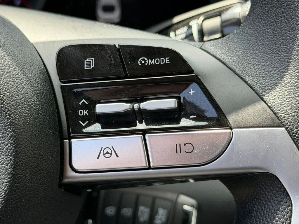 Certified Used 2023 Gray Hyundai SE image 16